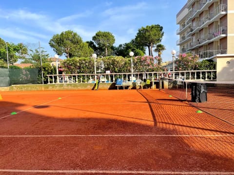 Tennis court