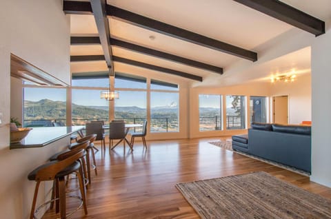 Eye On The Gorge House in White Salmon