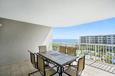 View (from property/room), Balcony/Terrace, Seating area, Pool view, Sea view