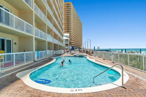 Property building, Day, People, Natural landscape, Pool view, Sea view, Swimming pool, group of guests, sunbed