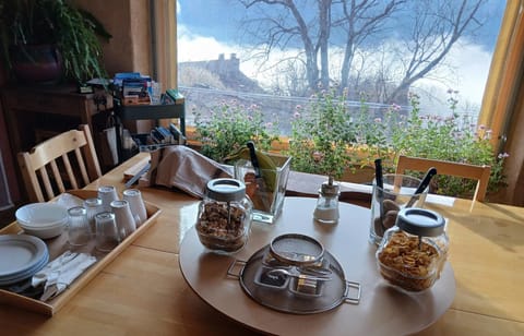 Dining area, Food, Mountain view, Continental breakfast