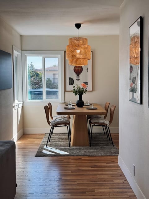 Cozy private room B in S Central LA Vacation rental in Compton