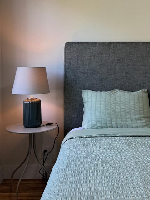 Cozy private room B in S Central LA Vacation rental in Compton