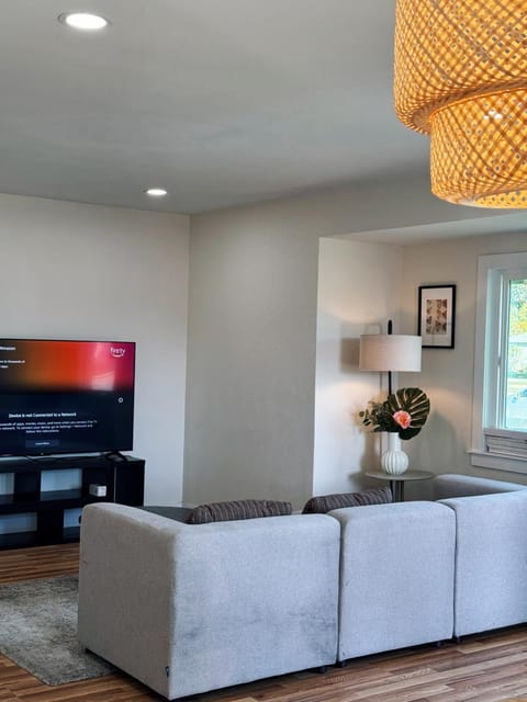 Cozy Private Room C in S Central LA Vacation rental in Compton