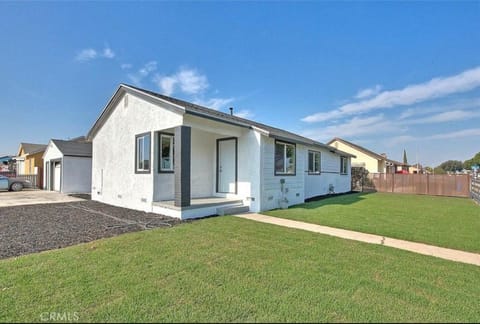 Cozy Private Room C in S Central LA Vacation rental in Compton