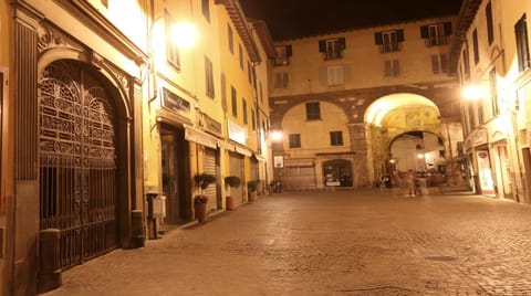 Facade/entrance, Night