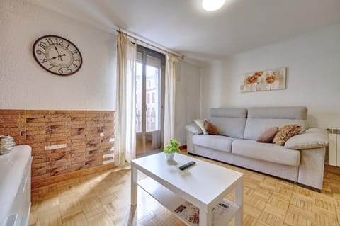 Living room, Photo of the whole room, Seating area, Dining area