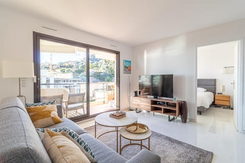 1 Bedroom Renovated Near Monaco House in Monaco