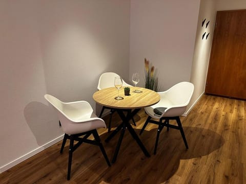 Fächerlofts Black Forest Terrasse 40qm Studio WLAN - Messe Karlsruhe Apartment in Karlsruhe