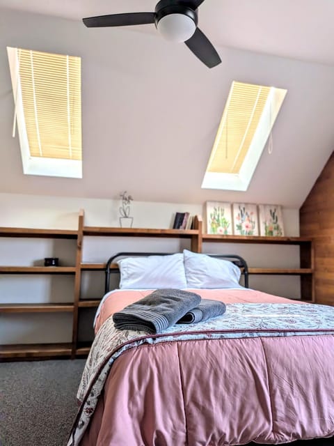 Extra Spacious Sunny Room House in Grand Junction