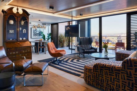 Living room, Mountain view