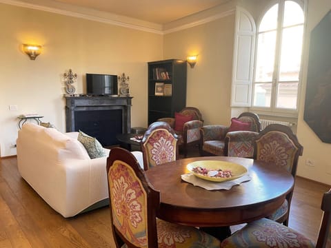 Living room, Dining area, City view, City view