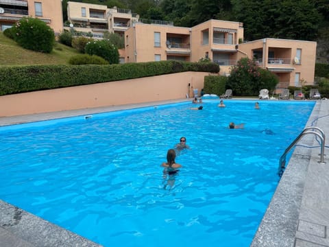 View (from property/room), Garden view, Swimming pool