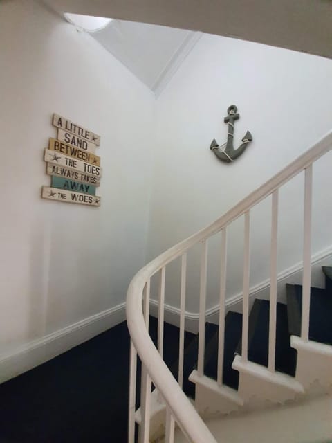 4 Harbour Views Apartment in Rhôs-on-Sea