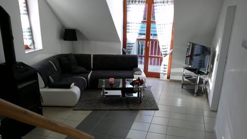 Day, Living room
