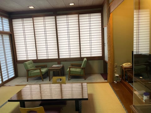料理自慢の温泉宿せせらぎ荘 Ryokan in Saitama Prefecture