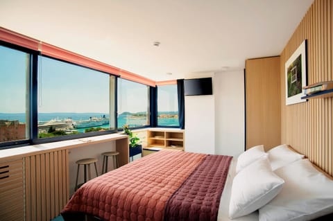 Bed, Photo of the whole room, Sea view