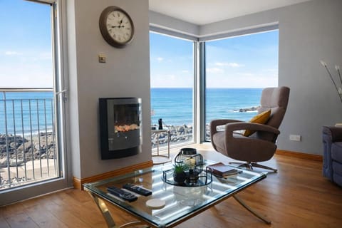 Living room, Sea view