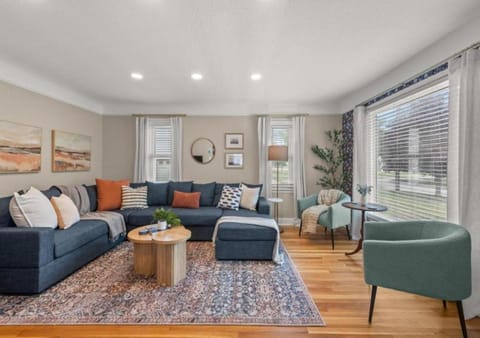 Living room, Seating area