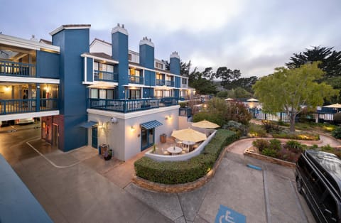 Property building, Bird's eye view, Garden, Balcony/Terrace, Decorative detail, Garden view, Swimming pool, Sunset