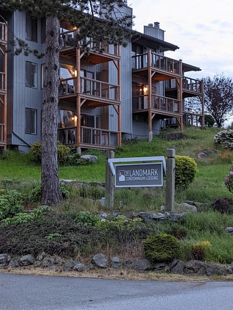 The Landmark Inn on Orcas Island Apart-hotel in Eastsound