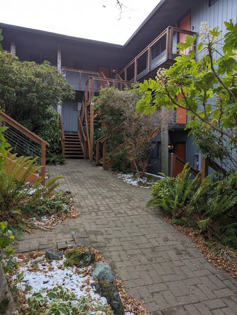 The Landmark Inn on Orcas Island Apartahotel in Eastsound