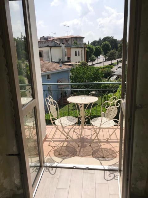 Le Bouganville Apartment Apartment in Desenzano del Garda