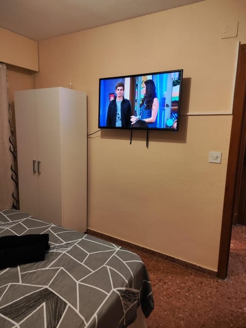 Habitación Doble con baño privado,Gandía en piso compartido con los Anfitriónes Apartment in Gandia