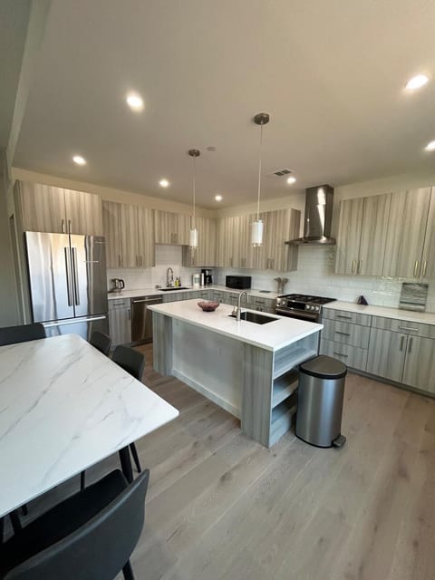 Kitchen or kitchenette, dishwasher, pet friendly, stove