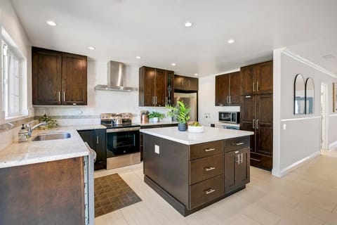 Kitchen or kitchenette, Dining area, dishwasher, oven, stove, toaster