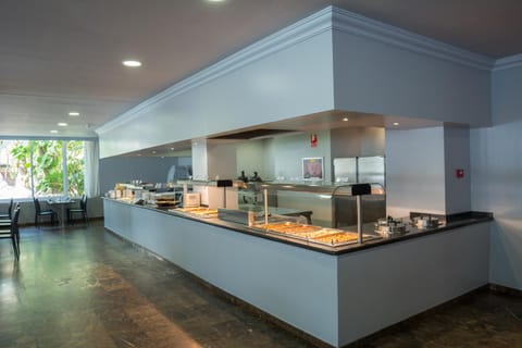Restaurant/places to eat, Buffet breakfast