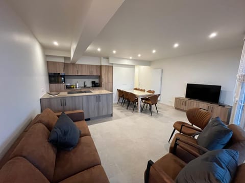 Living room, Seating area, Dining area, Evening entertainment
