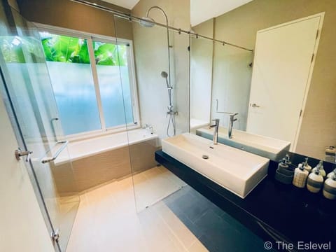 Shower, Bathroom, Bath