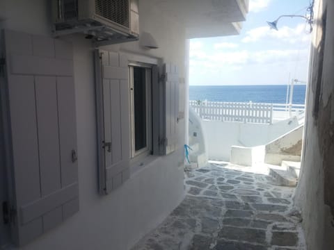 Portes View House Condo in Paros