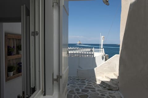 Portes View House Condo in Paros