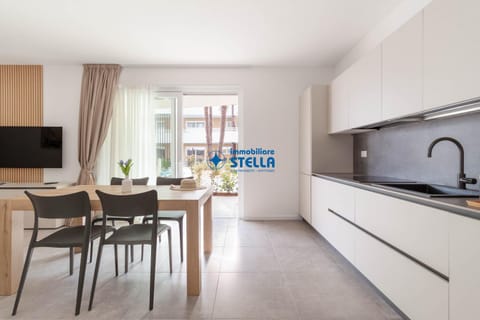 Seating area, Dining area, stove