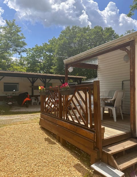 Mobile home Campground/ 
RV Resort in Pont-Saint-Esprit