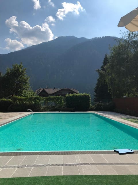 Mountain view, Pool view, Swimming pool