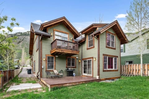 Property building, Day, Garden