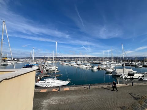 Property building, Location