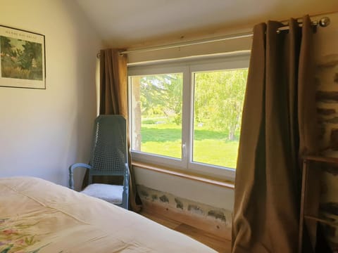 Le chambre du Clos Giot Vacation rental in Saint-Vaast-la-Hougue