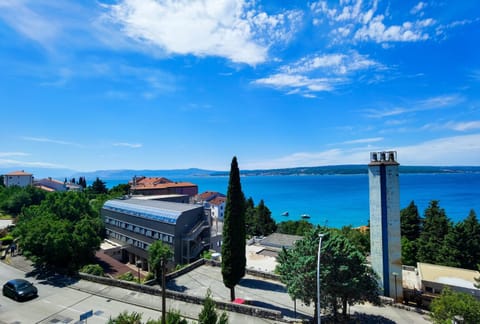 Day, Neighbourhood, Natural landscape, Beach, Sea view, Location