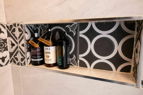 Beach Views Elegant & Modernised 5BD Period Home House in Tramore