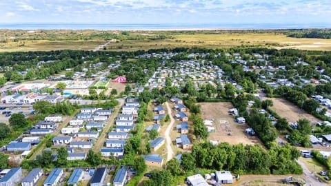 Welcome in - Chalet Bosdier, Camping de Duinhoeve Burgh-Haamstede Campground/
RV Resort in Renesse