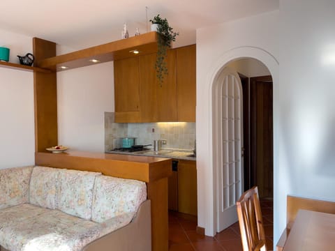 Kitchen or kitchenette, pet friendly, stove