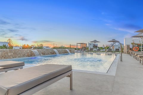 Property building, Restaurant/places to eat, Swimming pool