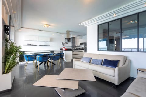 Spacious apartment with sea view in Antibes Apartment in Antibes