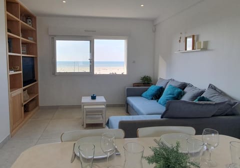 Living room, Seating area, Dining area, Sea view