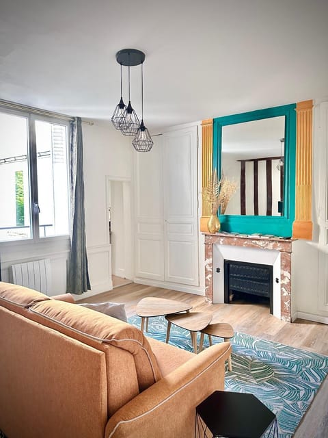 Living room, Seating area, internet