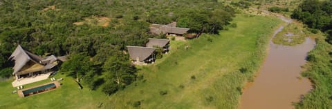 Amakhosi Safari Lodge & Spa Lodge nature in KwaZulu-Natal